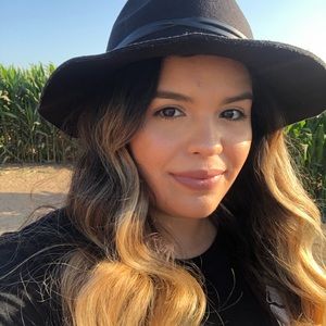 Meet your Posher, Andrea